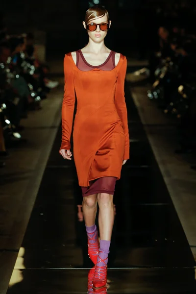 Look 15